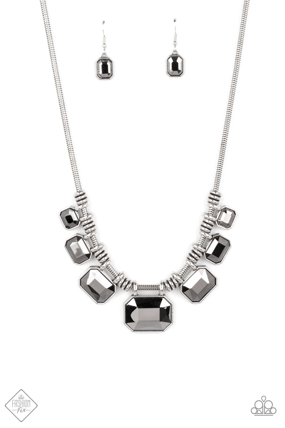Urban Extravagance Silver - Paparazzi Necklace