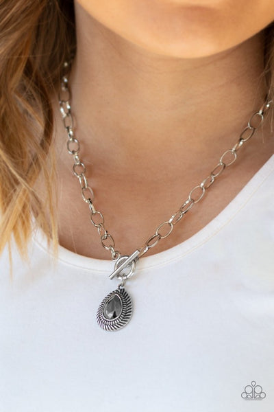 Sheen Queen Silver - Paparazzi Necklace